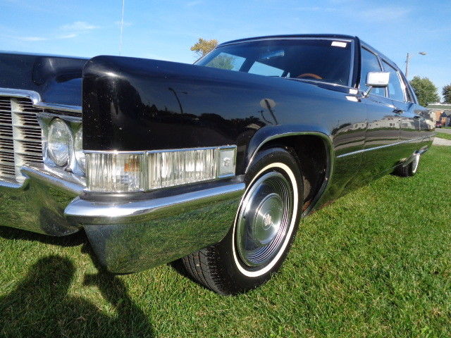 19690000 Cadillac Fleetwood SEVENTY FIVE 8-9 PASSENGER - photo 5