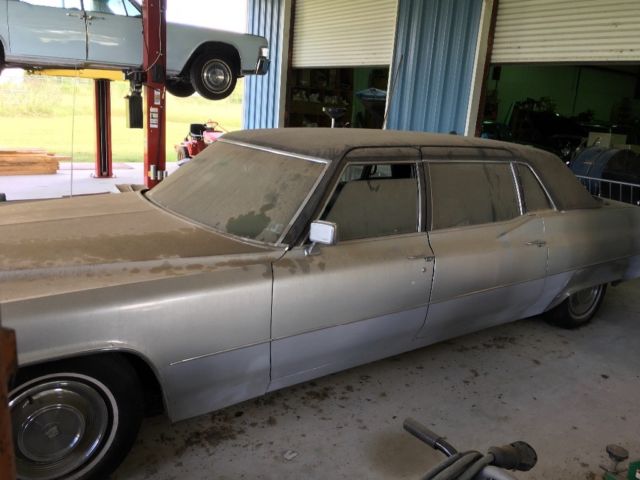 1969 Cadillac Fleetwood Limousine