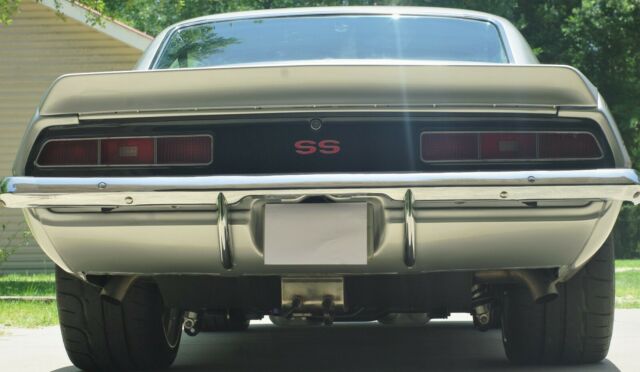 1969 Chevrolet Camaro Coupe - photo 2