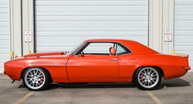 1969 Chevrolet Camaro DSE everything, A/C 6 sp restomod pro touring - photo 11