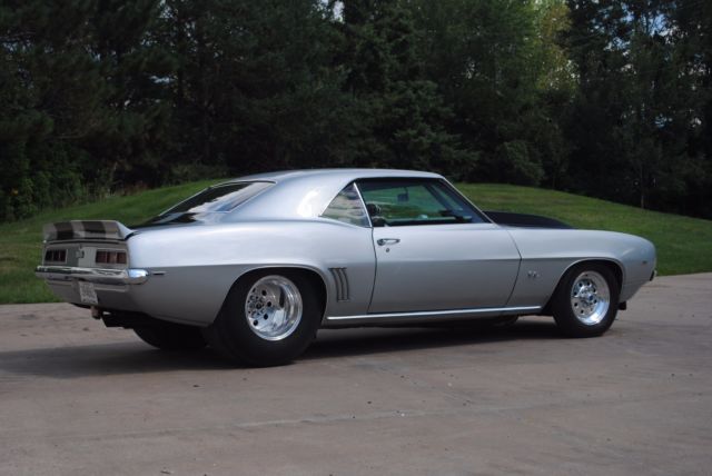 1969 Chevrolet Camaro - photo 3