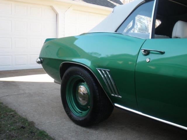 1969 Chevrolet Camaro RS - photo 2