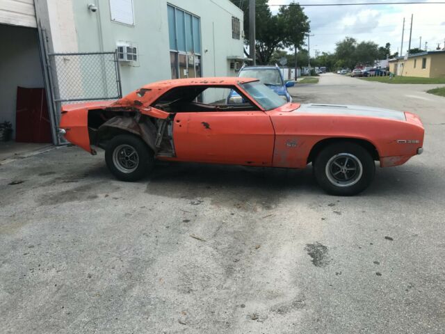1969 Chevrolet Camaro SS 396 - photo 10