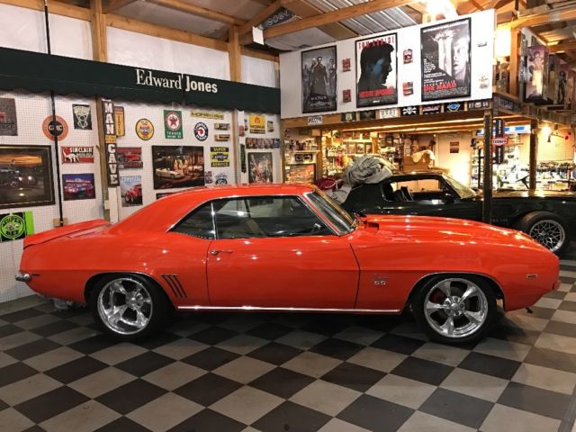 1969 Camaro SS Nicely restored Super Slick Paint 4 Wheel Disc Brakes 1969 Chevrolet Camaro SS