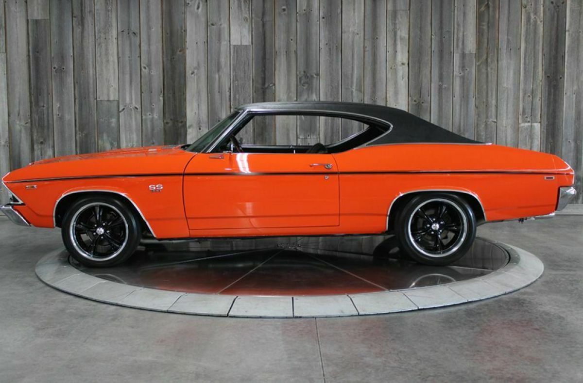 1969 Chevrolet Chevelle Big Block AC Restored Buckets w/console - photo 2