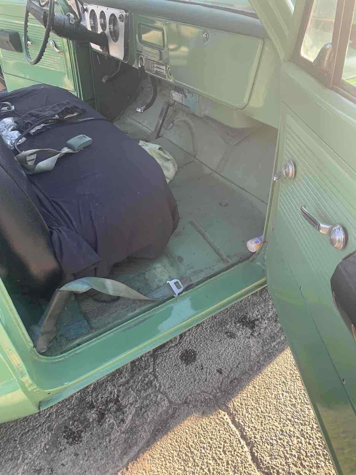 1969 Chevrolet C-10 step side short bed - photo 12