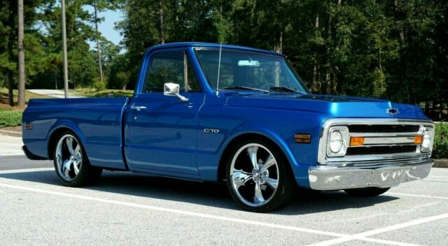 1969 Chevrolet C-10 Pickup / MSTA / Crate 350 V8 / Extra Clean 1969 Chevrolet C-10