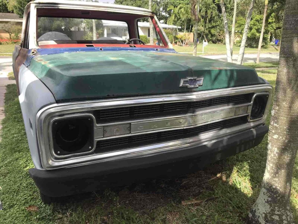 1969 Chevrolet C10/K10 Pickup Red RWD Automatic short bed 1969 Chevrolet C10/K10 short bed