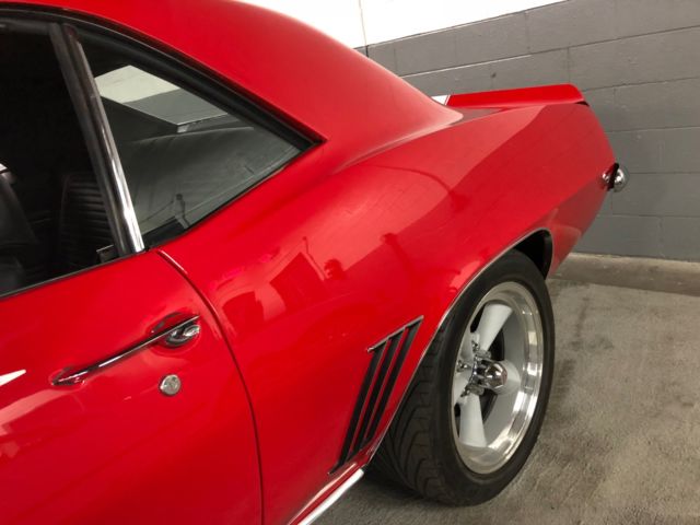 1969 Chevrolet Camaro - photo 2