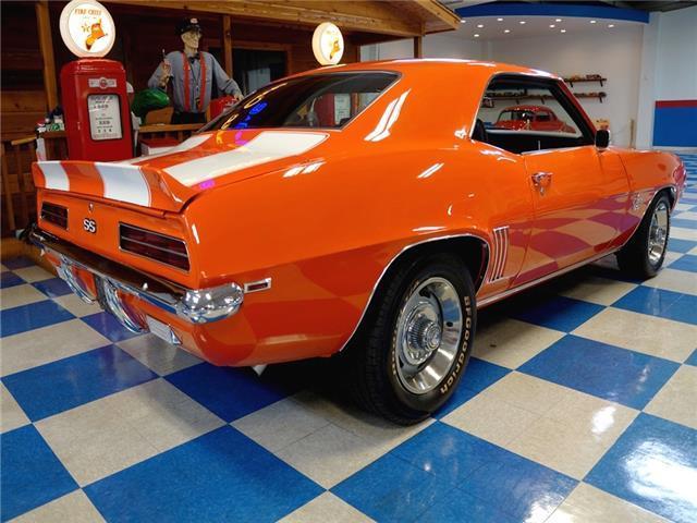 1969 Chevrolet Camaro 454 cui / 4 speed manual - photo 11