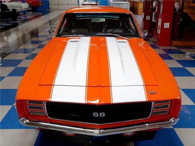 1969 Chevrolet Camaro 454 cui / 4 speed manual - photo 12