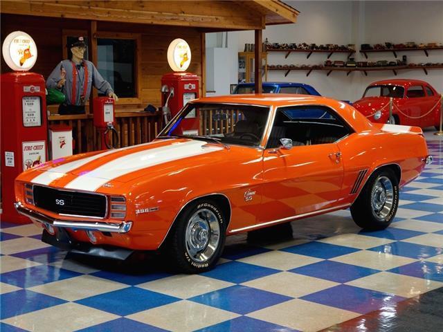 1969 Chevrolet Camaro 454 cui / 4 speed manual - photo 3