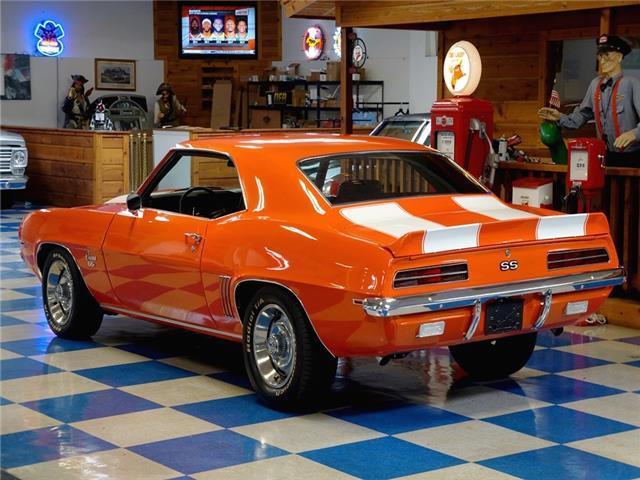 1969 Chevrolet Camaro 454 cui / 4 speed manual - photo 4