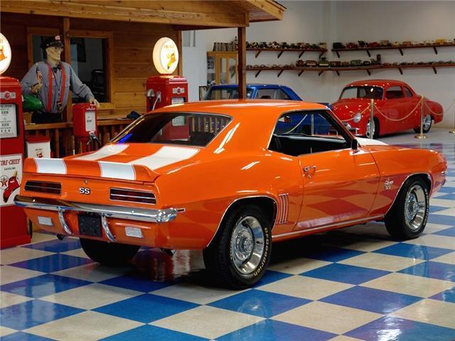 1969 Chevrolet Camaro 454 cui / 4 speed manual - photo 9