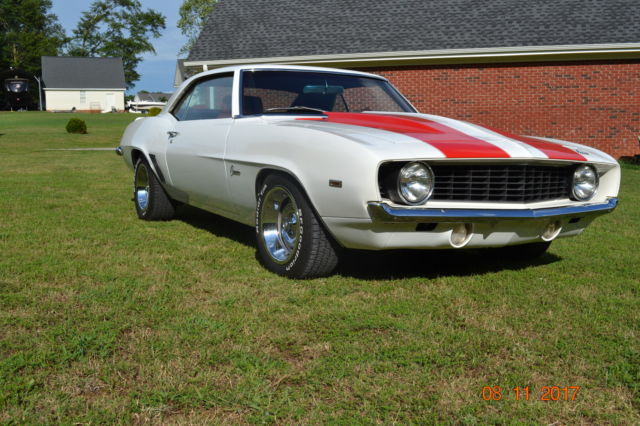 1969 Chevrolet Camaro Base Hardtop 2-Door 5.4L 1969 Chevrolet Camaro Base Hardtop 2-Door
