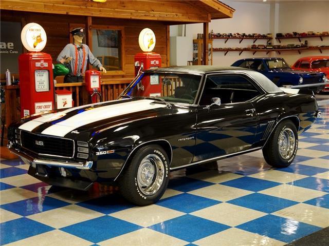 1969 Chevrolet Camaro RS badges & hide away lights - photo 3