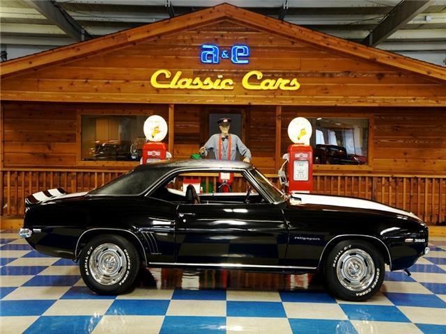 1969 Chevrolet Camaro RS badges & hide away lights - photo 7