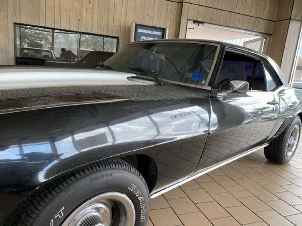 1969 Chevrolet Camaro - photo 12