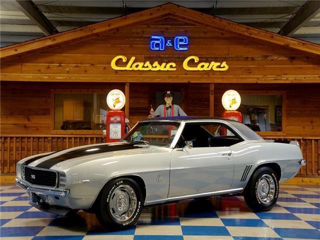 1969 Chevrolet Camaro - Cortez Silver / Black 1969 Chevrolet Camaro 350 cui crate / TH350 Auto Trans