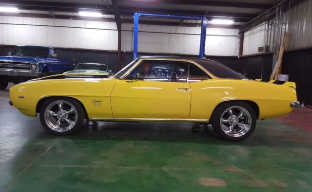 1969 Chevrolet Camaro Daytona Yellow - photo 2