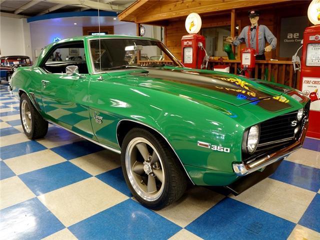 1969 Chevrolet Camaro SS Badges / V8 / 700R4 - photo 10