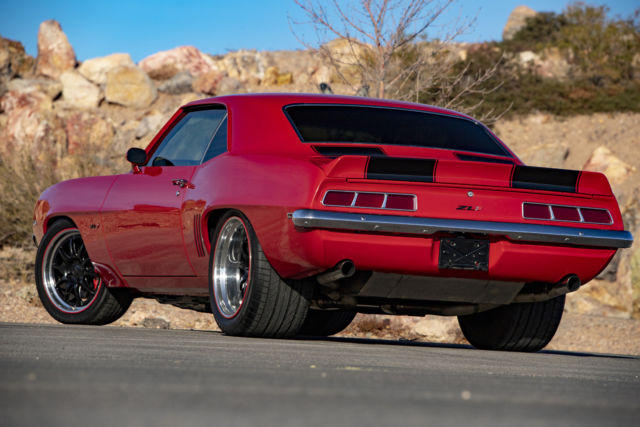 1969 Chevrolet Camaro PRO-TOURING LS2 MINI-TUBBED COILOVER DETROIT SPEED - photo 10