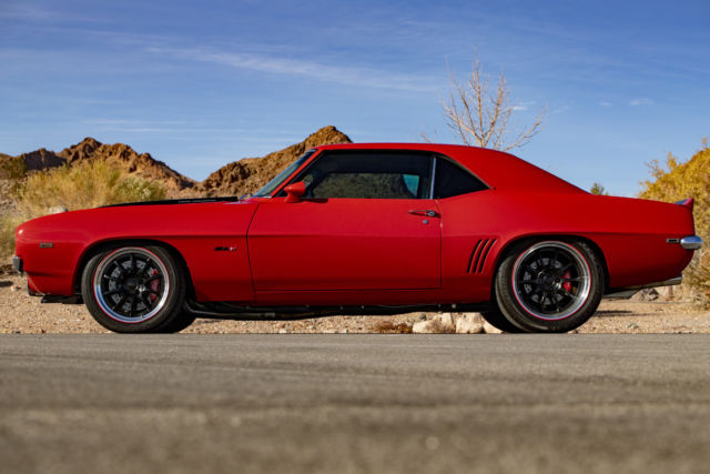 1969 Chevrolet Camaro PRO-TOURING LS2 MINI-TUBBED COILOVER DETROIT SPEED - photo 11