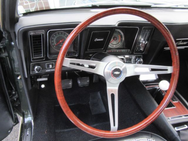 1969 Chevrolet Camaro RS 4 Speed 350 console gauges - photo 7
