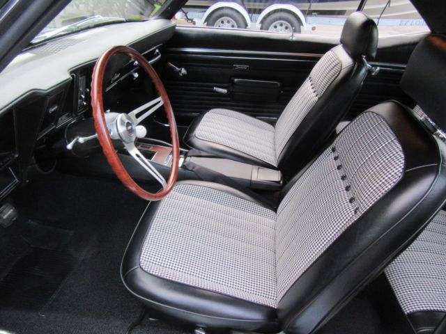 1969 Chevrolet Camaro RS 4 Speed 350 console gauges - photo 9