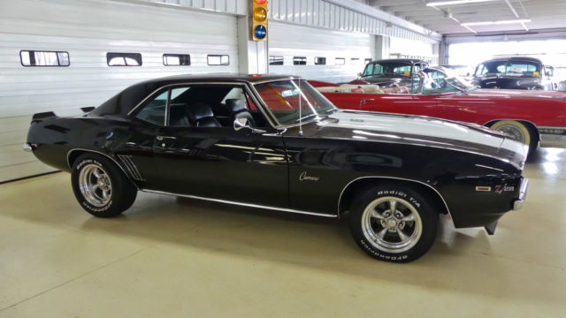 1969 Chevrolet Camaro RS - photo 2