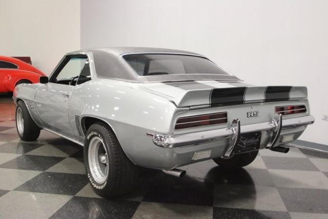 1969 Chevrolet Camaro RS - photo 10