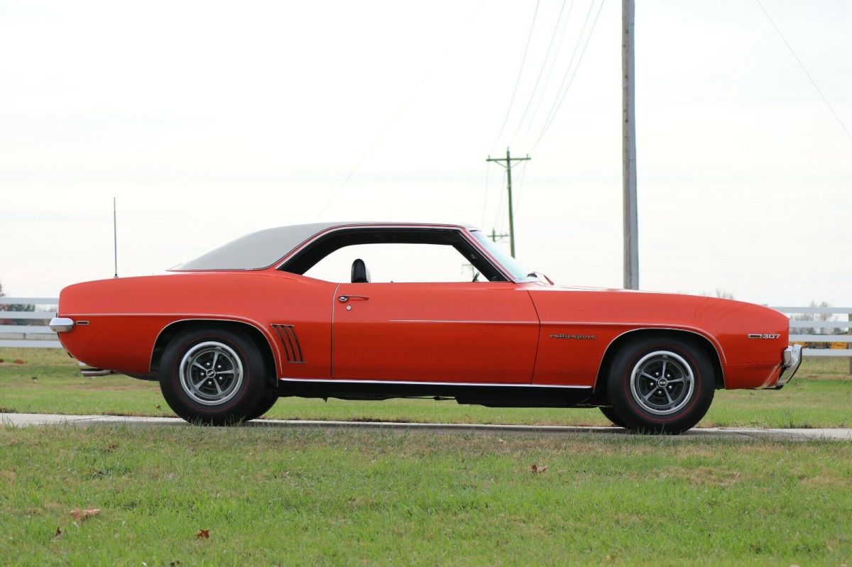 1969 Chevrolet Camaro - photo 8