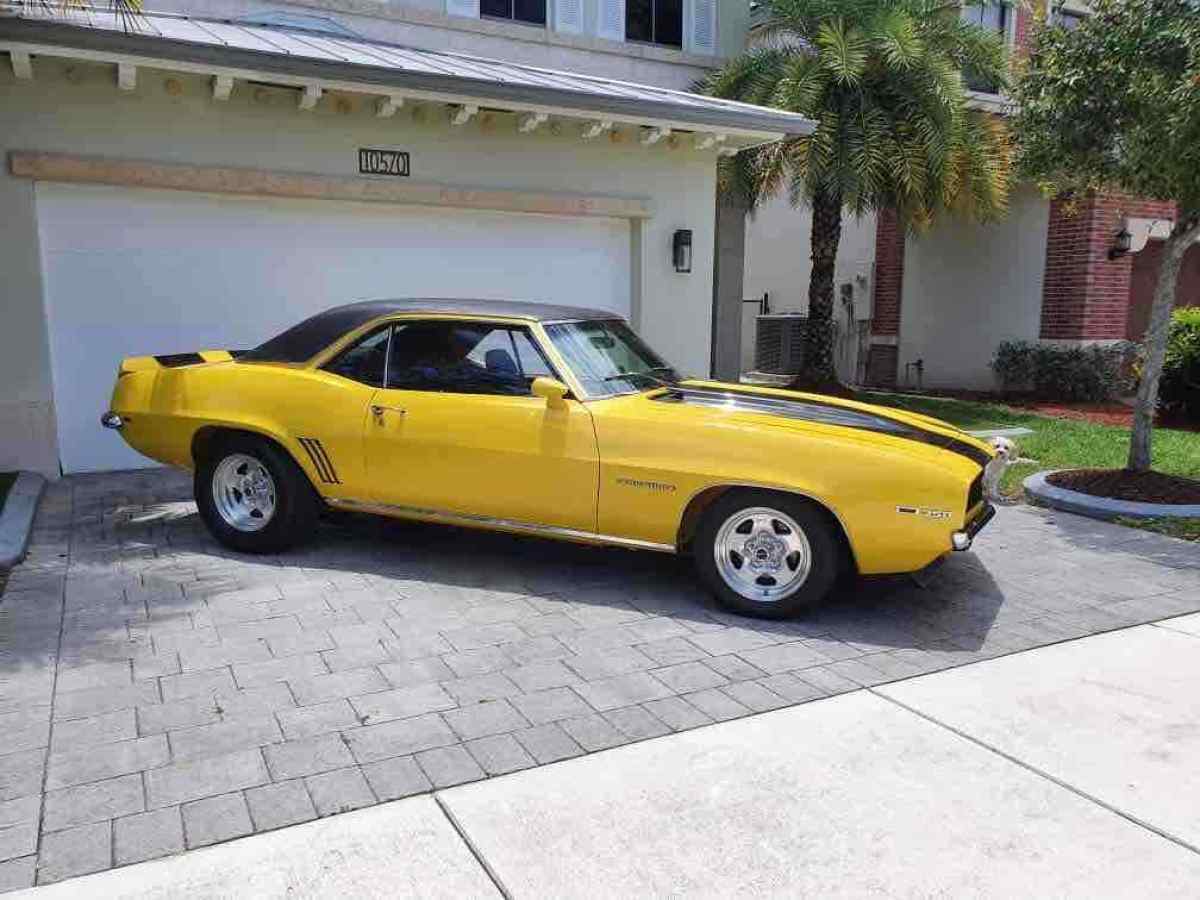 1969 Chevrolet Camaro RS - photo 2