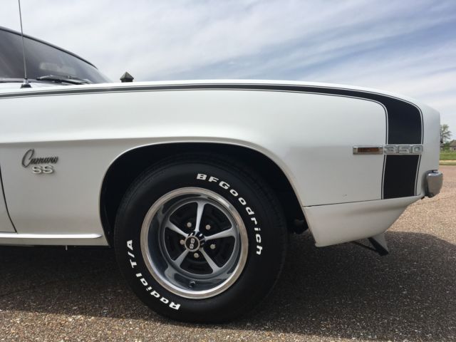 1969 Chevrolet Camaro - photo 10