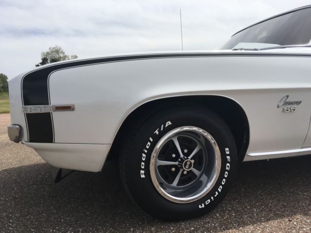 1969 Chevrolet Camaro - photo 11