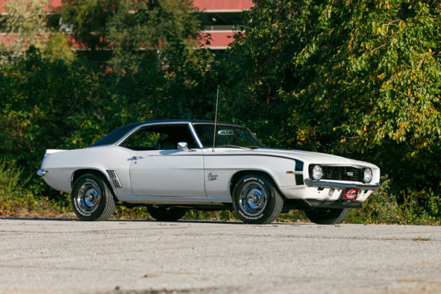 1969 Chevrolet Camaro SS Crate V8 4 Speed 12 Bolt X22 Car 1969 Chevrolet Camaro
