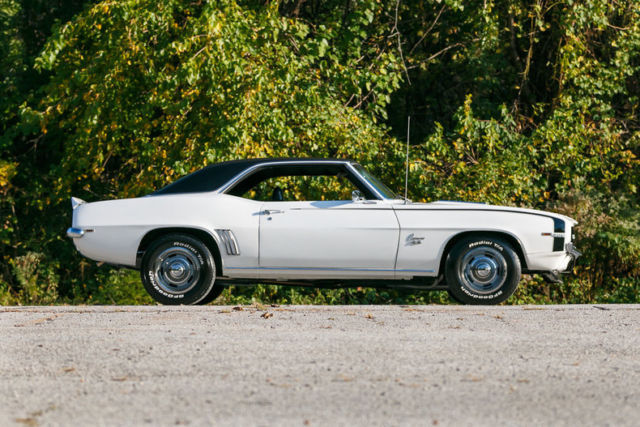 1969 Chevrolet Camaro - photo 11