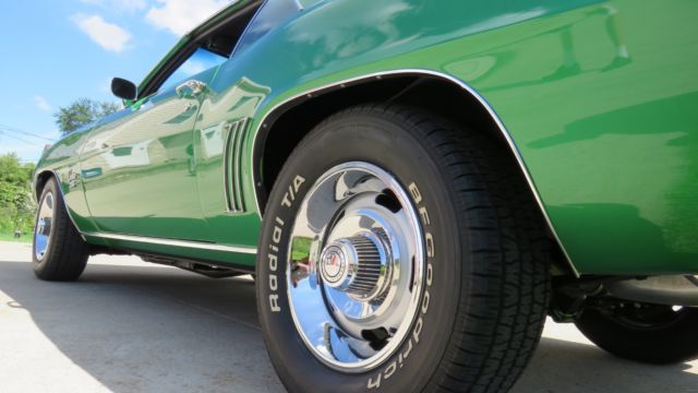 1969 Chevrolet Camaro SS RS - photo 10