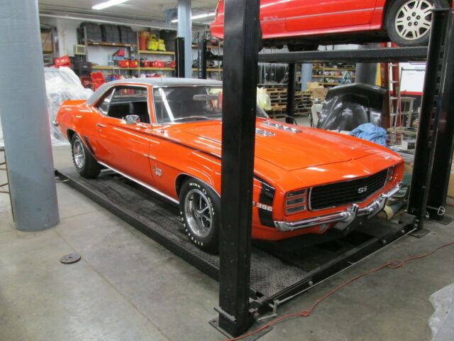 1969 Chevrolet Camaro SS RS 396 L89 1969 Chevrolet Camaro RS SS