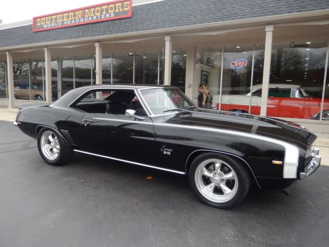 1969 Chevrolet Camaro SS Tuxedo black X22 Big Block 4 speed car 1969 Chevrolet Camaro