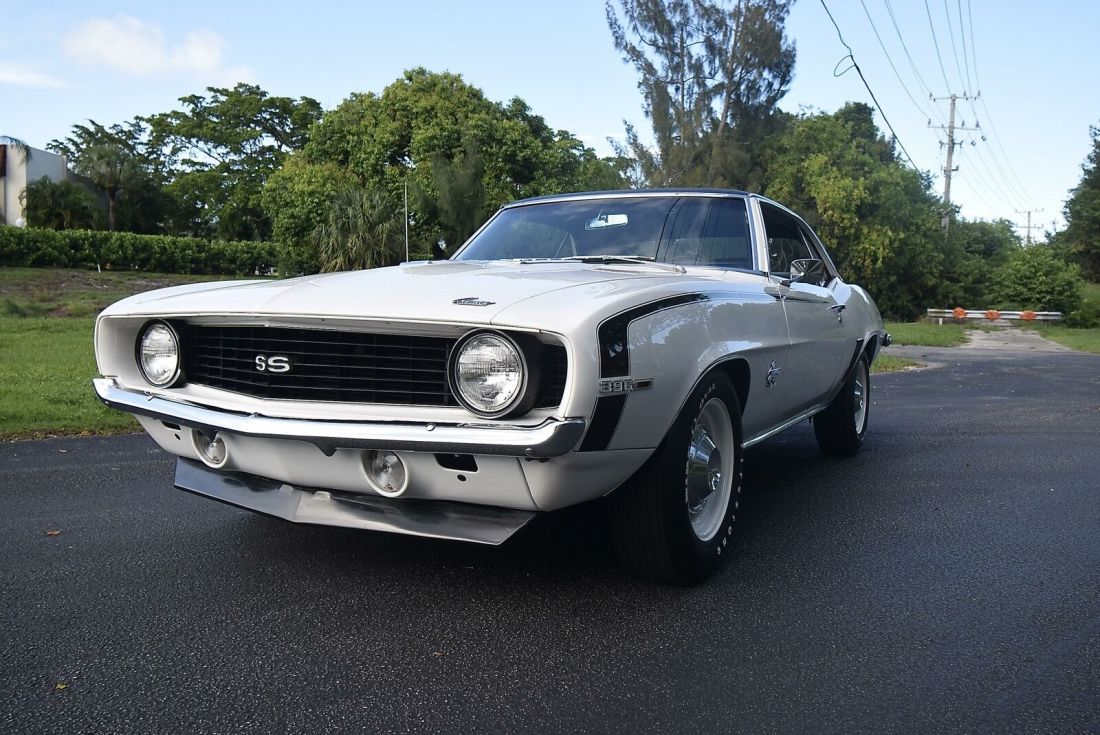 1969 Chevrolet Camaro SS X22 396/375 HP 4 Speed Dover White 1969 Chevrolet Camaro Super Sport