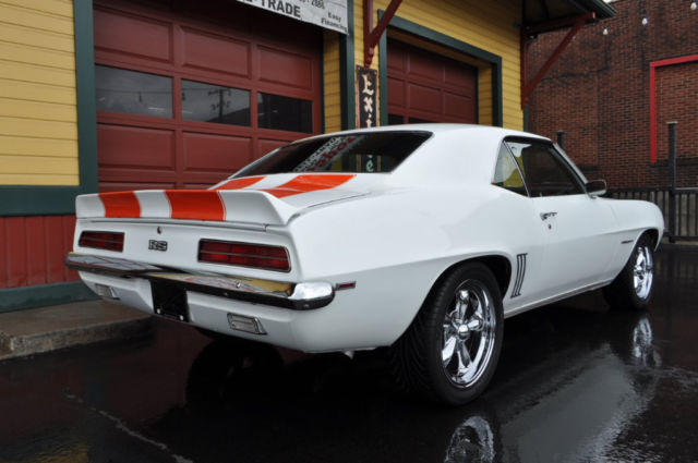 1969 Chevrolet Camaro SSRS White/Hugger Orange Stripes Houndstooth Inter - photo 3