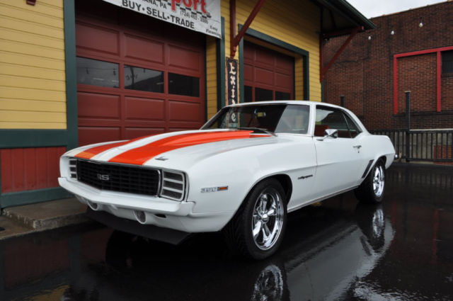 1969 Chevrolet Camaro SSRS White/Hugger Orange Stripes Houndstooth Inter - photo 6