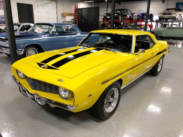 1969 Chevrolet Camaro Yenko Replica - 427CI - X11 car - Factory Daytona yellow 1969 Chevrolet Camaro
