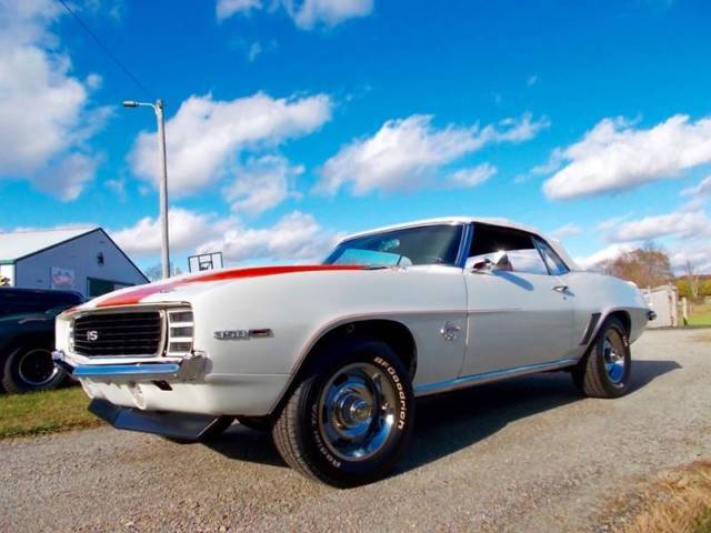1969 Chevrolet Camaro Z11 PACE CAR - photo 2