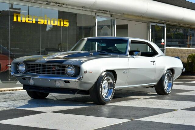 1969 Chevrolet Camaro Z/28, Cortez Silver, Black Stripes, Nicely Restored Z/28! 1969 Chevrolet Camaro Z/28