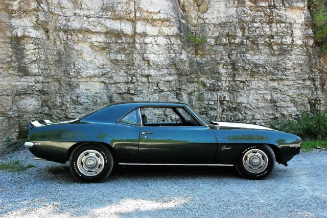 1969 Chevrolet Camaro Z/28 X77 - photo 2