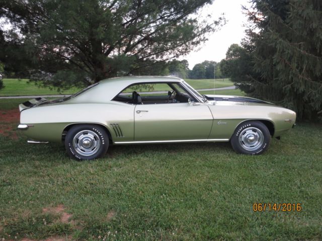 1969 Chevrolet Camaro - photo 11