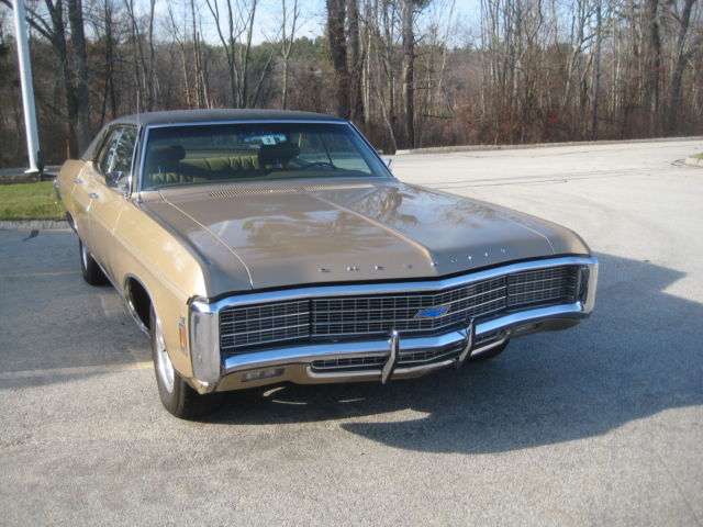 1969 Chevrolet Caprice sedan 427 cubic inches (called the sport sedan) 1969 Chevrolet Caprice