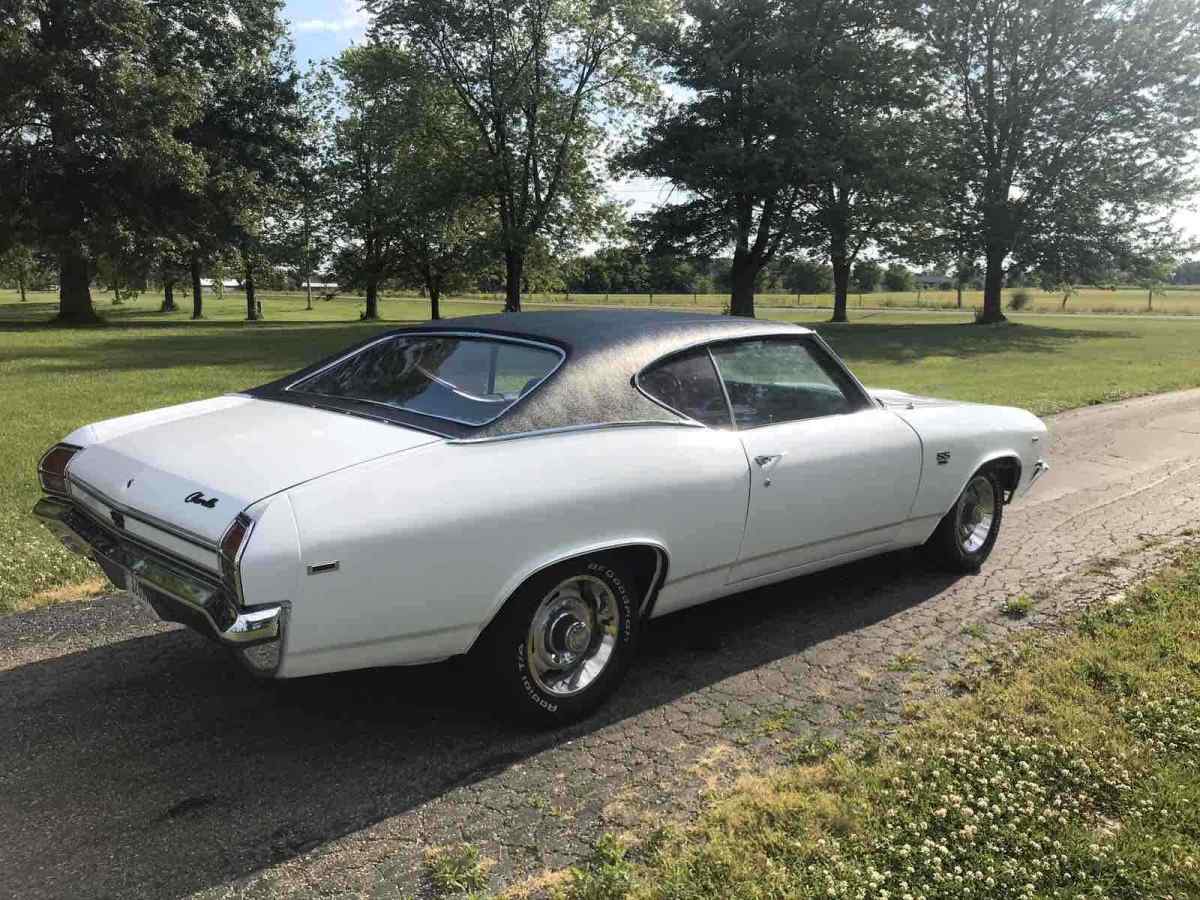 1969 Chevrolet Chevelle White RWD Automatic 1969 Chevrolet Chevelle